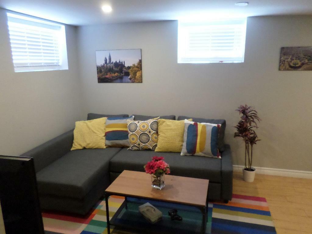 Fantastic And Modern Downtown 1-Bed Basement Apt., Parking Wi-Fi And Netflix Included Ottawa Buitenkant foto