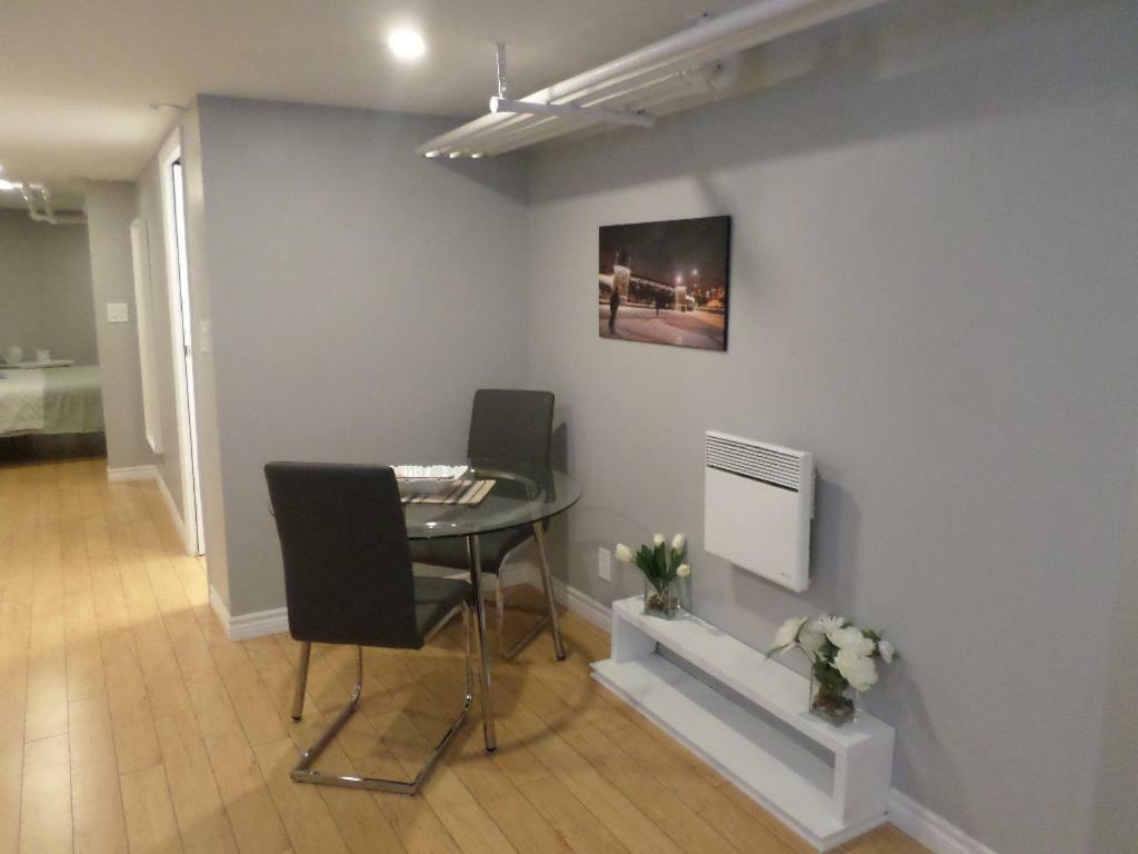 Fantastic And Modern Downtown 1-Bed Basement Apt., Parking Wi-Fi And Netflix Included Ottawa Buitenkant foto