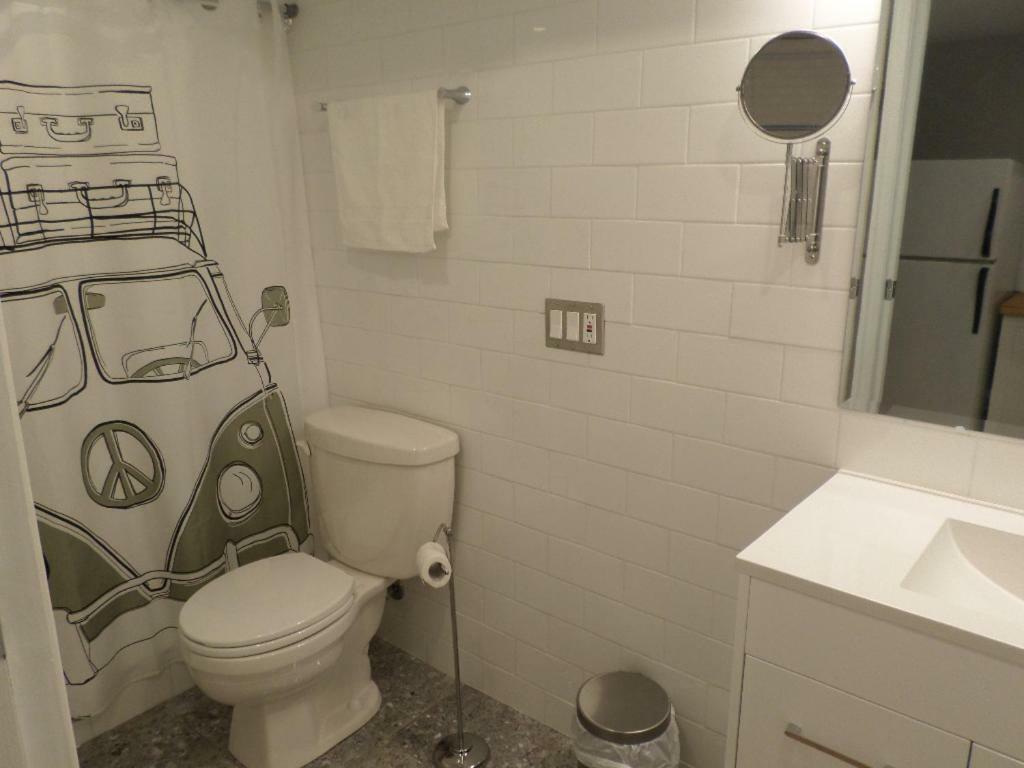 Fantastic And Modern Downtown 1-Bed Basement Apt., Parking Wi-Fi And Netflix Included Ottawa Buitenkant foto